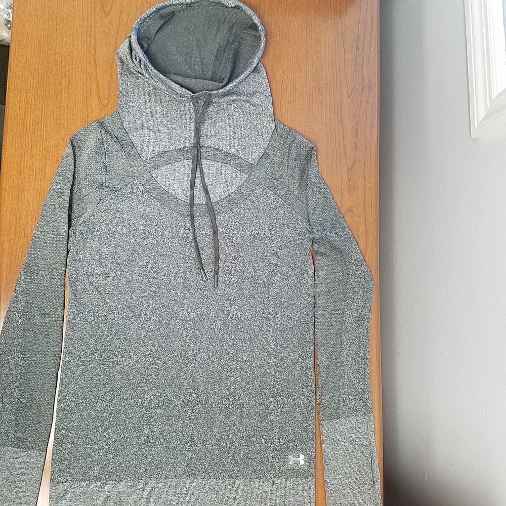 Under Armour XS grey Heatgear cowl neck pullover